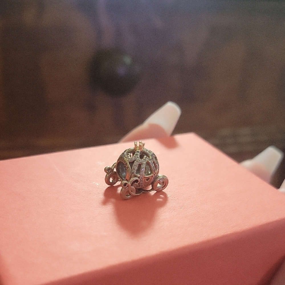 Elegant Gold Carriage Pendant